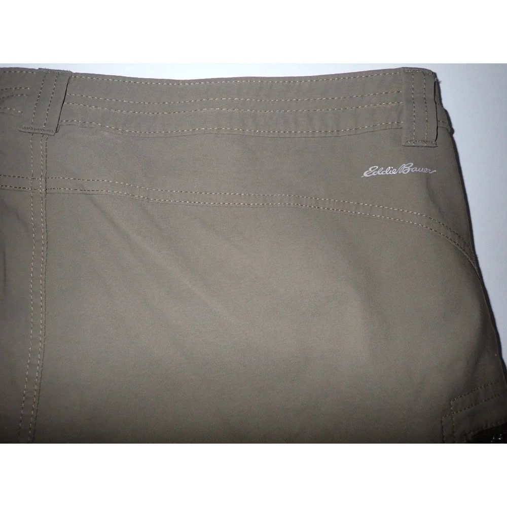 Eddie Bauer Womens First Ascent Guide Hiking Cargo Shorts Brown Size 14